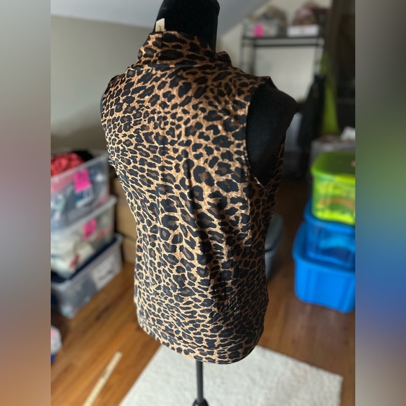 Women’s Size Medium Leopard Print Sleeveless Top NWOT - Picture 4 of 8